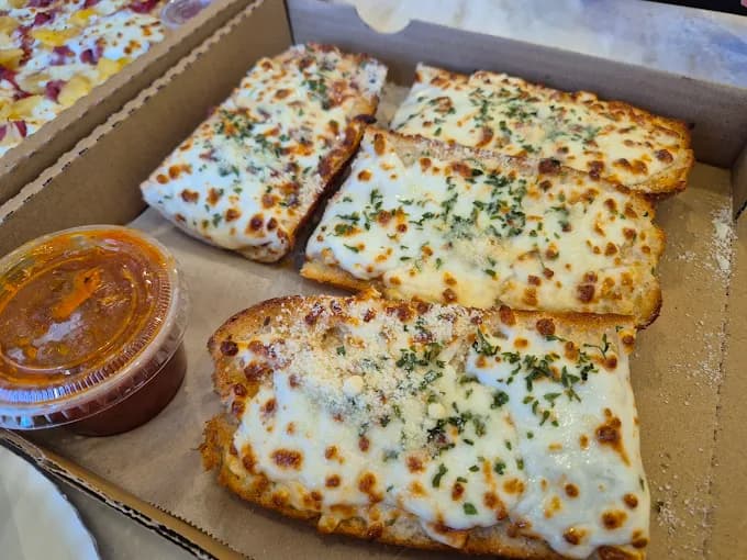Amina Pizzeria